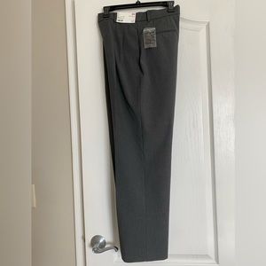Uniqlo wide fit pleated pants NWT